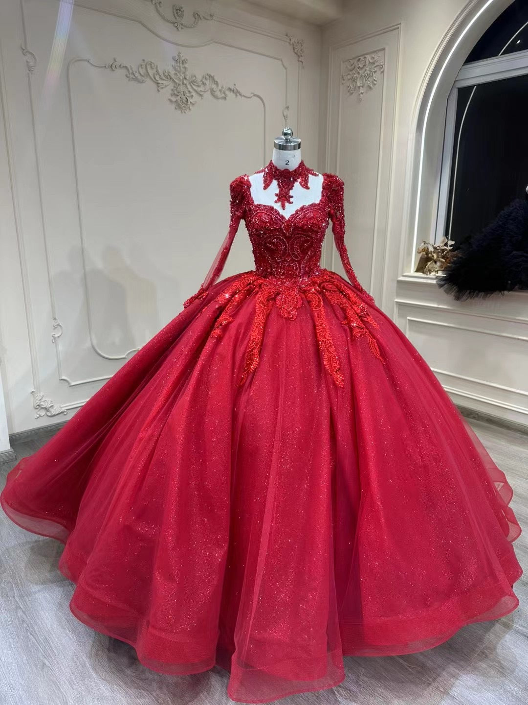 Chic long sleeve dark red lace appliqués rhinestones crystals sequins beaded wedding ball gown prom dress with match burgundy lace veil 2024