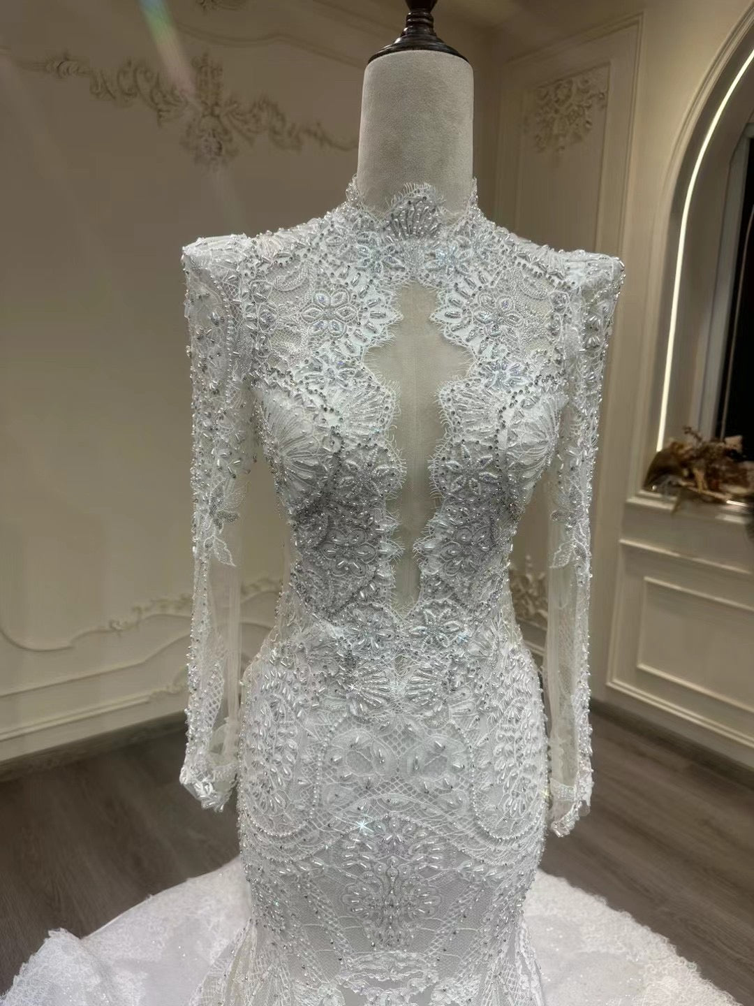 Vintage and sexy long sleeves lace mermaid wedding dress,crystals rhin   Anna's Couture Dresses
