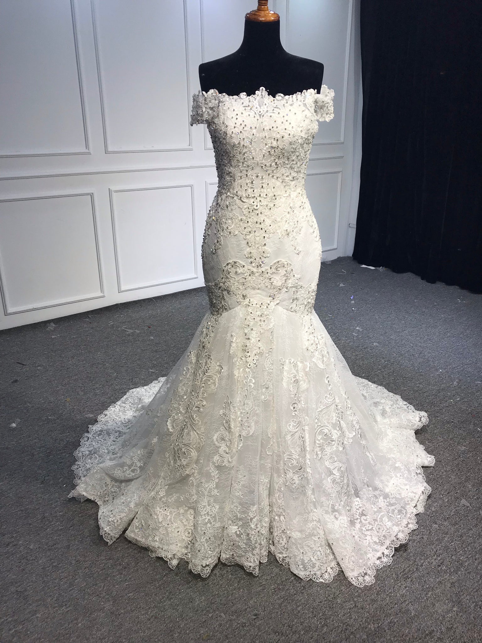 Ivory vintage off shoulder rhinestones beaded fir and flare mermaid la Ivory vintage off shoulder rhinestones beaded fir and flare mermaid la