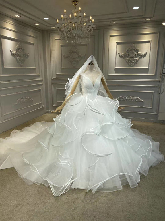 Anna‘s couture ruffles princess style wedding dress 2020