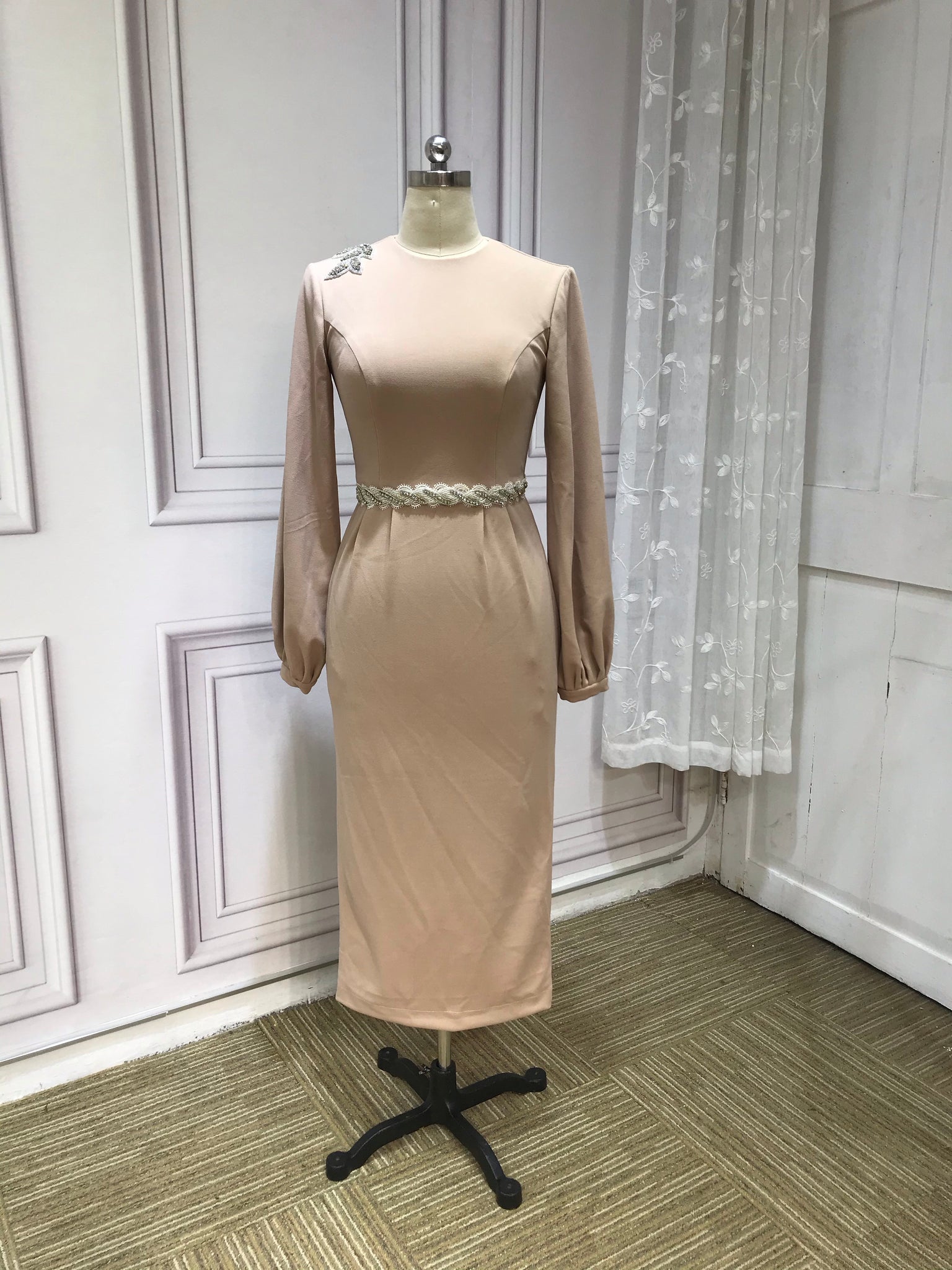 semi formal nude dress Silver-Beaded Short Nude Cocktail Dress with Fringe Silver/Nude / 6